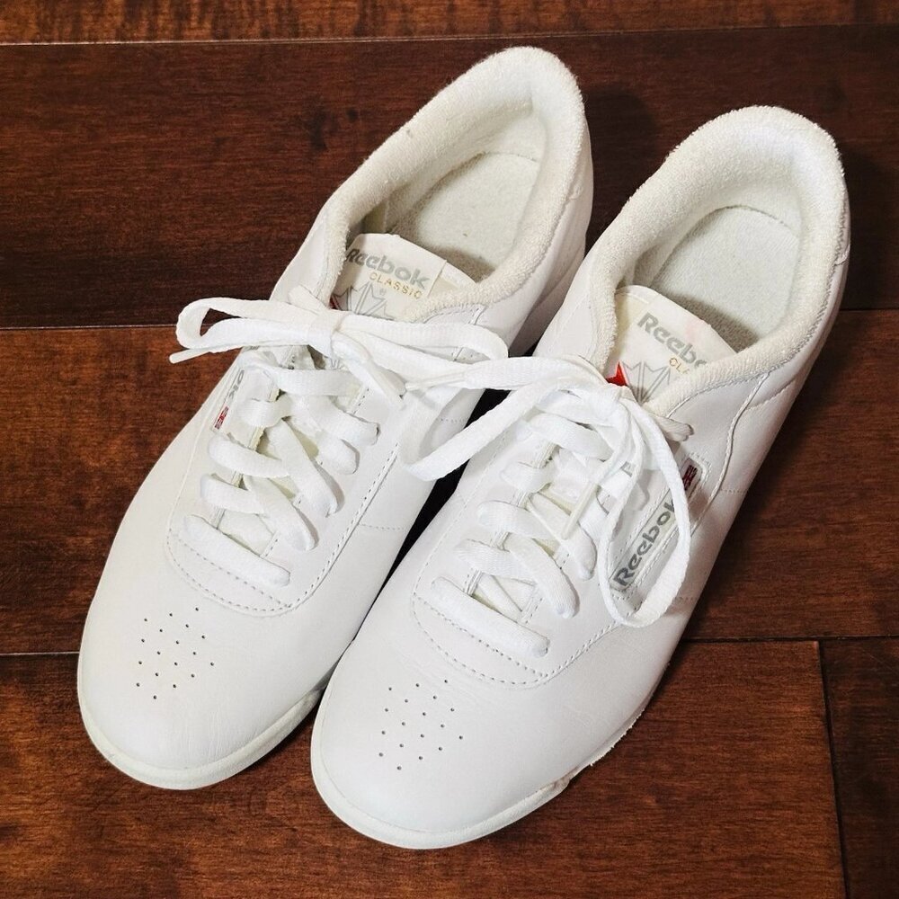 Reebok Women's White Reebok Shoes Size 8.5 - Classic Look - Picture 2 of 7